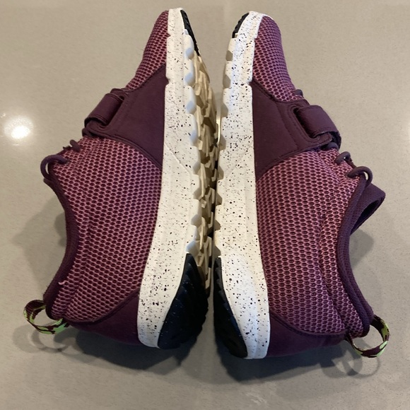 Nike TRAINERENDOR Merlot Low Textile Trainer - Picture 4 of 7